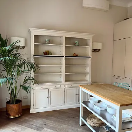Urban Jungle 8 - Risorgimento Apartment